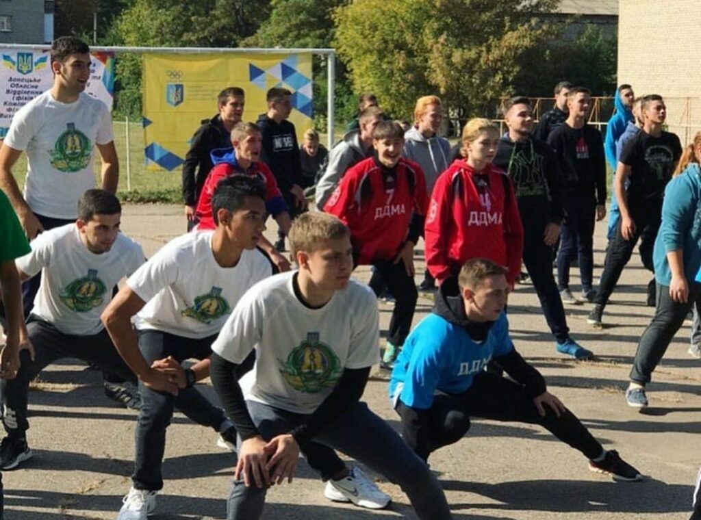 Наші студенти не тільки проводять час, навчаючись, щоб стати професіоналами у своїй галузі, але й наполегливо тренуються та завжди займають високі місця на багатьох змаганнях