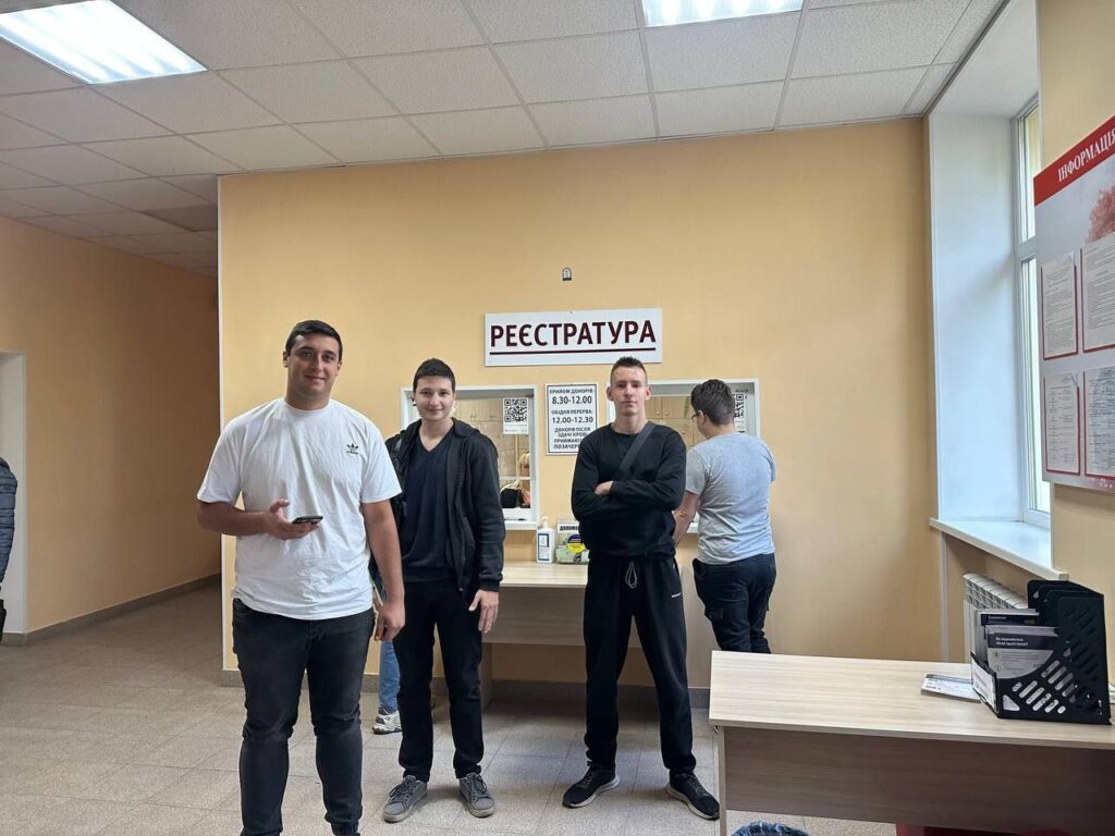 Студенти ДНМУ здали кров для воїнів ЗСУ 2 yzobrazhenye viber 2023 10 13 12 52 14 484